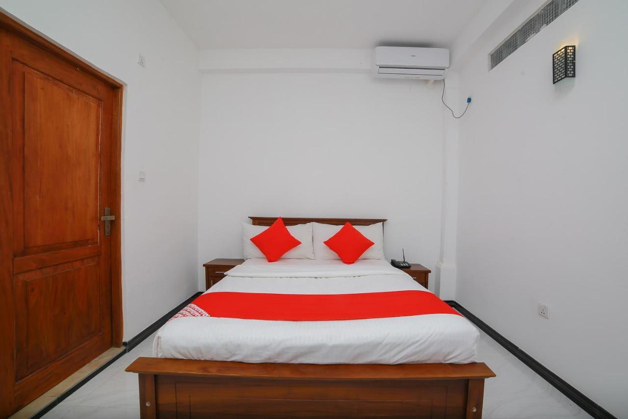 Oyo 278 Hotel Rivelka Kundasale Екстериор снимка