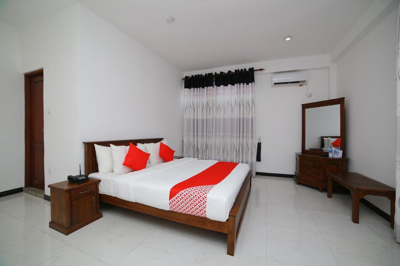 Oyo 278 Hotel Rivelka Kundasale Екстериор снимка
