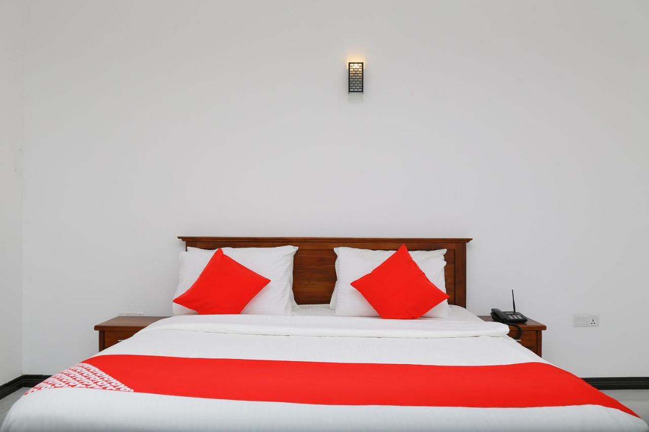 Oyo 278 Hotel Rivelka Kundasale Екстериор снимка