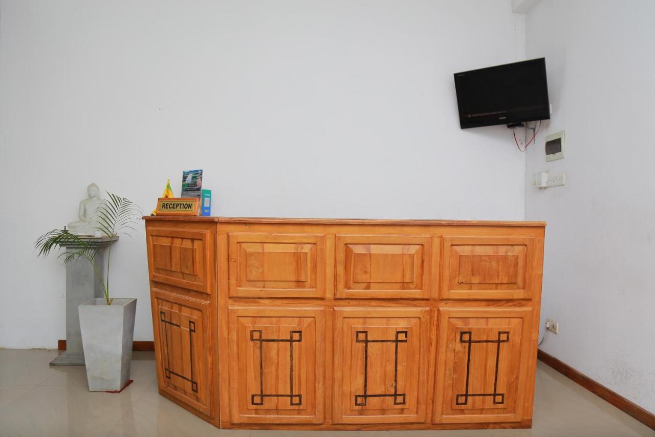 Oyo 278 Hotel Rivelka Kundasale Екстериор снимка