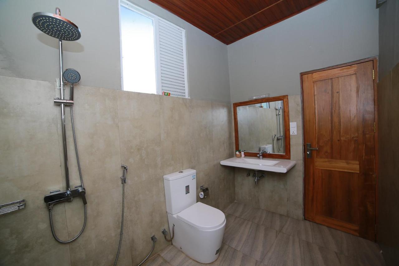 Oyo 278 Hotel Rivelka Kundasale Екстериор снимка